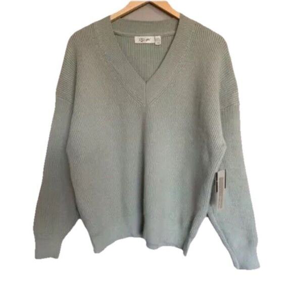 RD Style Sweaters - RD Style Stitch Fix Relaxed V-Neck Sweater Knit Light Sage Green Size XL NWT